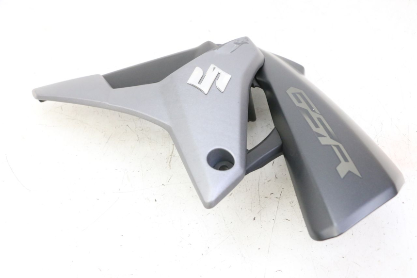 photo de FLANC LATERAL AVANT GAUCHE SUZUKI GSR 750 (2011 - 2017)