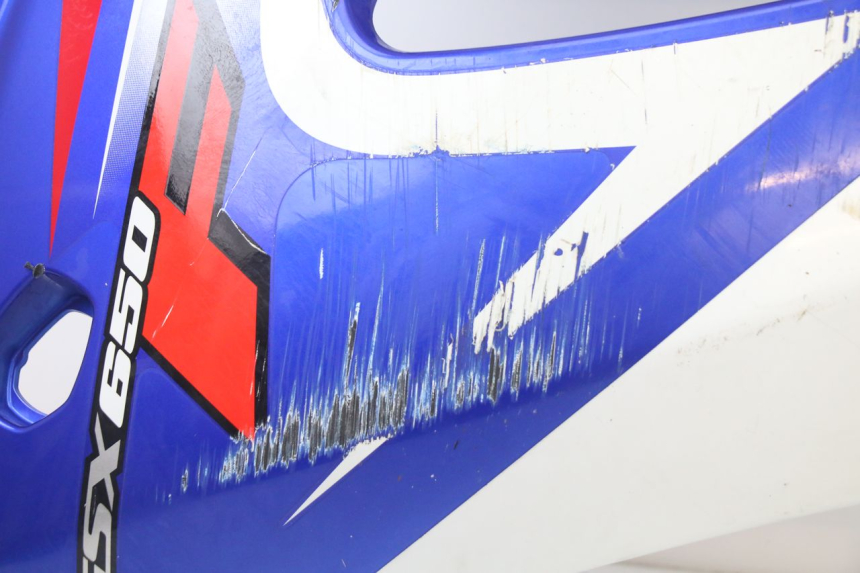 photo de FLANC LATERAL AVANT GAUCHE SUZUKI GSX F GSXF 650 (2007 - 2015) - Détail de la pièce