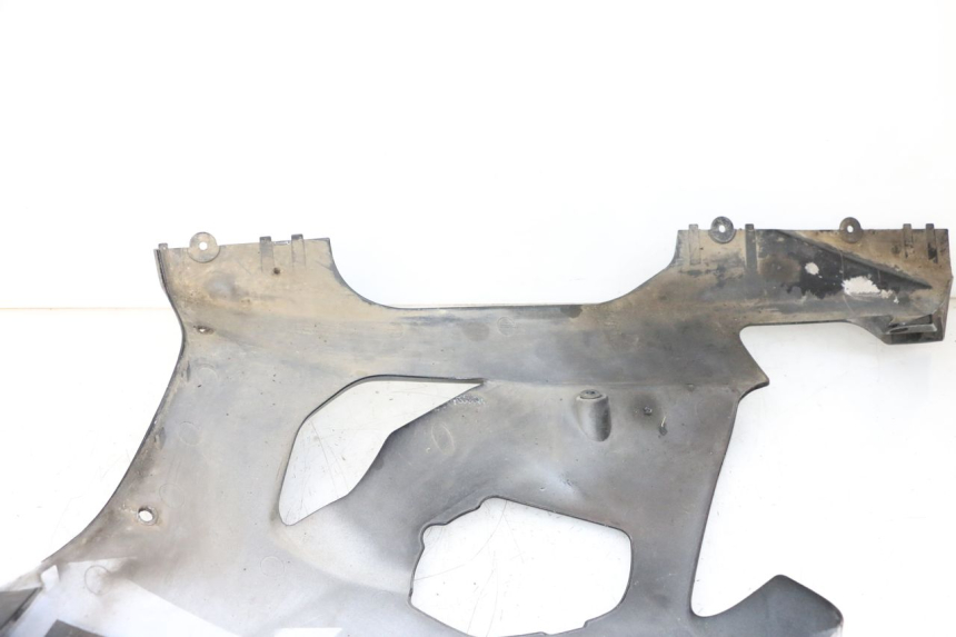 photo de FLANC LATERAL AVANT GAUCHE SUZUKI GSXR GSX-R 1000 (2003 - 2004) - Détail de la pièce