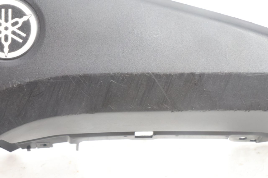 photo de FLANC LATERAL AVANT GAUCHE INFERIEUR YAMAHA N-MAX NMAX 125 (2021 - 2024) - Autre angle de vue