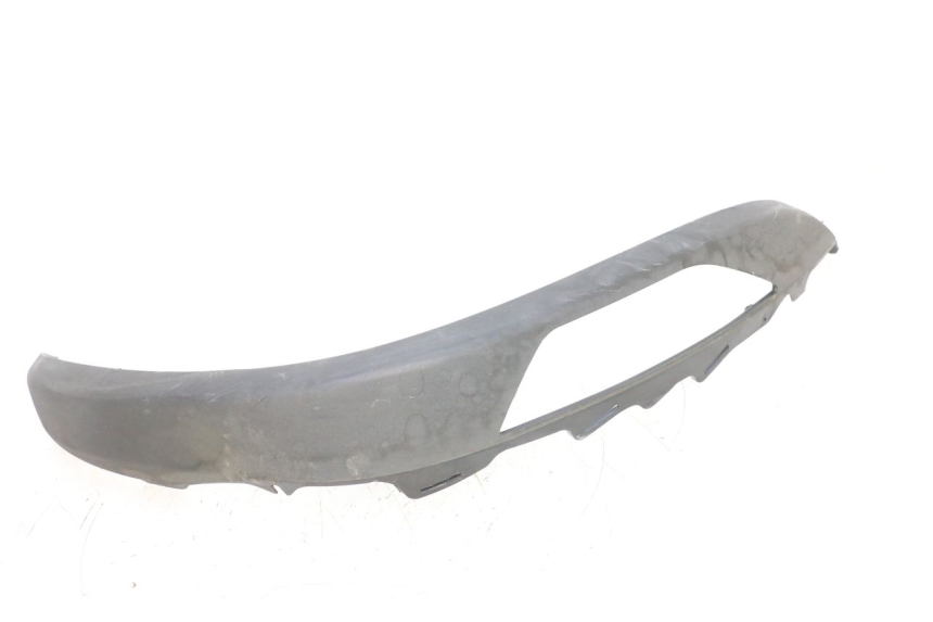 photo de FLANC LATERAL AVANT GAUCHE PIAGGIO MP3 125 (2006 - 2014) - Zoom état d’usage