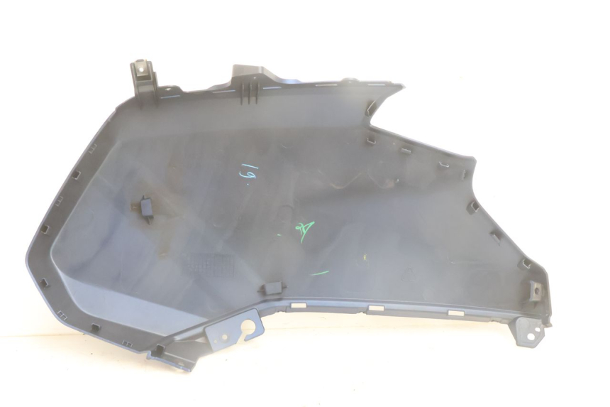 photo de FLANC LATERAL AVANT GAUCHE YAMAHA N-MAX NMAX 125 (2021 - 2024) - Vue d’ensemble