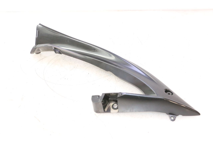 photo de FLANC LATERAL AVANT GAUCHE SUPERIEUR YAMAHA YZF R6 600 (2008 - 2009) - Gros plan technique