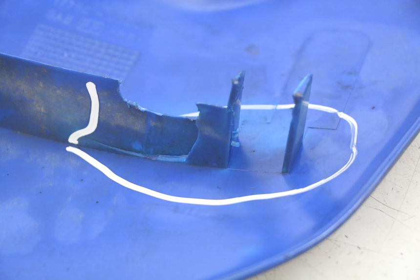 photo de FLANC LATERAL AVANT GAUCHE SUZUKI SMX SUPERMOTARD 50 (1996 - 2001)