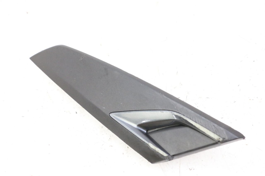photo de FLANC LATERAL AVANT GAUCHE APRILIA SXR 50 (2021 - 2023)