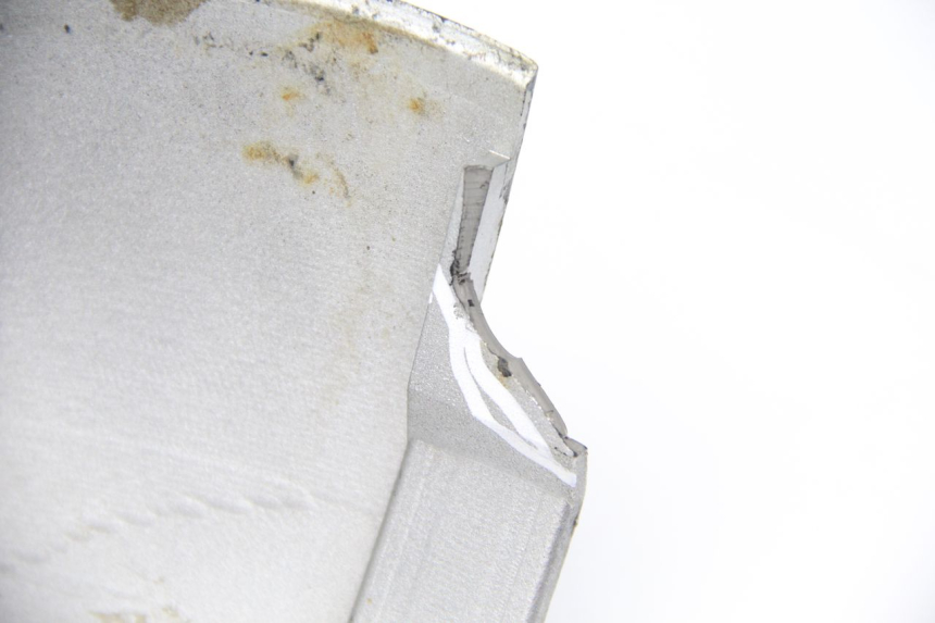 photo de FLANC LATERAL AVANT GAUCHE SUZUKI UC EPICURO 125 (1999 - 2003)