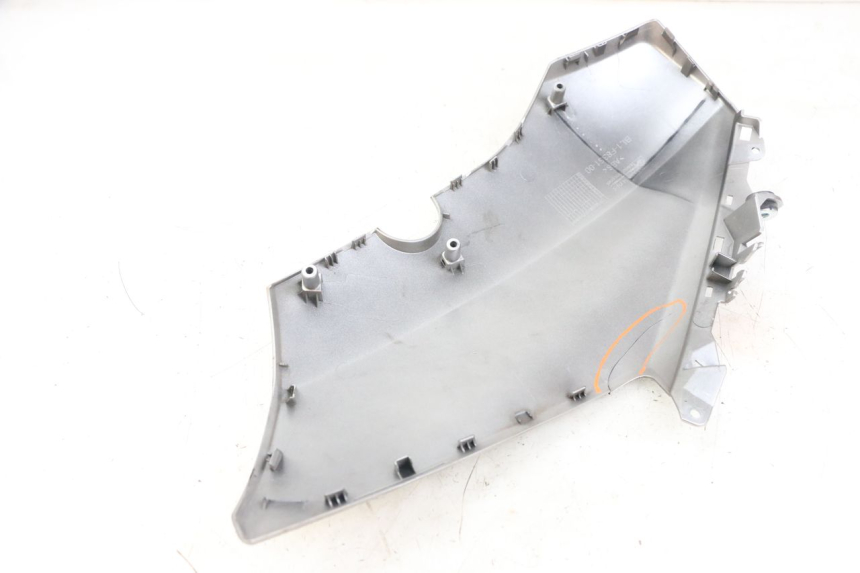 photo de FLANC LATERAL AVANT GAUCHE YAMAHA XMAX X-MAX ABS 125 (2017 - 2020)