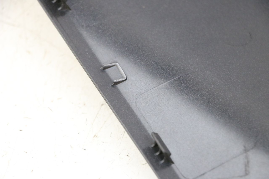 photo de FLANC LATERAL AVANT GAUCHE YAMAHA XMAX X-MAX 125 (2021 - 2025) - Zoom état d’usage