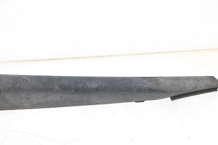 photo de FLANC LATERAL AVANT GAUCHE YAMAHA XMAX X-MAX 125 (2006 - 2009) - État de surface