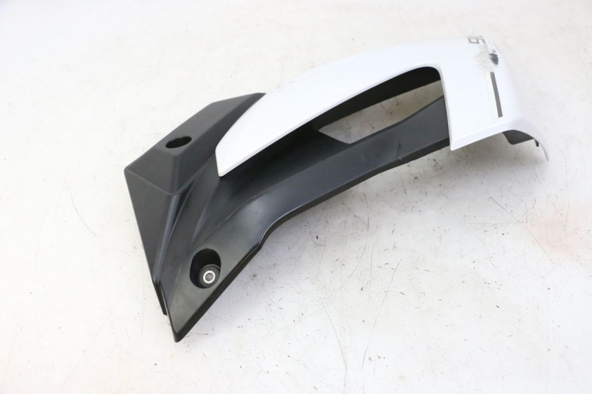 photo de FLANC LATERAL AVANT GAUCHE YAMAHA XJ6 ABS 600 (2008 - 2016)