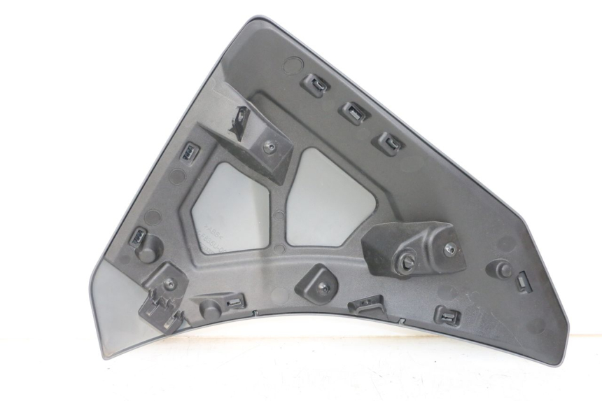 photo de FLANC LATERAL AVANT GAUCHE YAMAHA TRACER 7 700 (2020 - 2024) - Gros plan technique