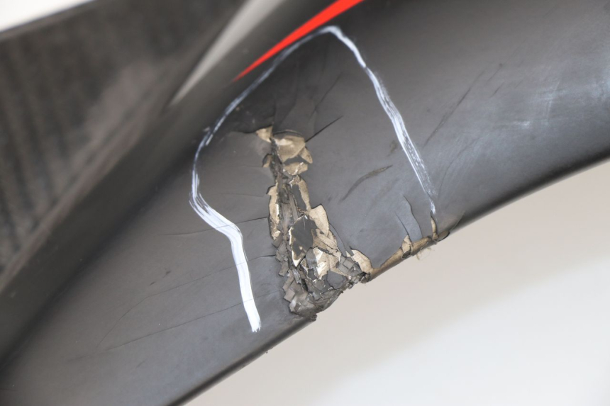 photo de FLANC LATERAL AVANT GAUCHE YAMAHA YZF R1M R1 M 1000 (2015 - 2020)