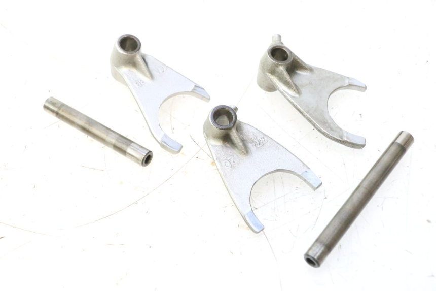 photo de FOURCHETTE BOITE SUZUKI DR S 600 (1985 - 1989) - Vue principale