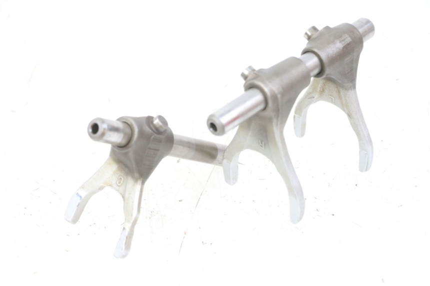 photo de FOURCHETTE BOITE YAMAHA FZS FAZER 600 (2001 - 2003)