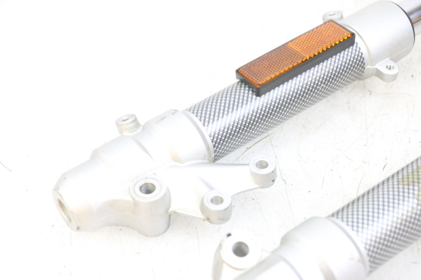 photo de FOURREAU FOURCHE YAMAHA AEROX 2T 50 (2013 - 2017) - Détails caractéristiques