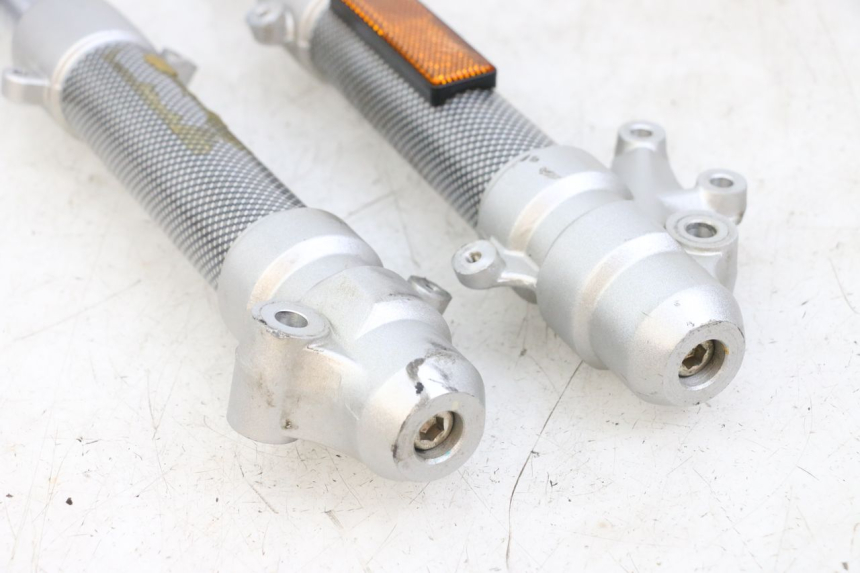 photo de FOURREAU FOURCHE YAMAHA AEROX 2T 50 (2013 - 2017) - Vue d’ensemble