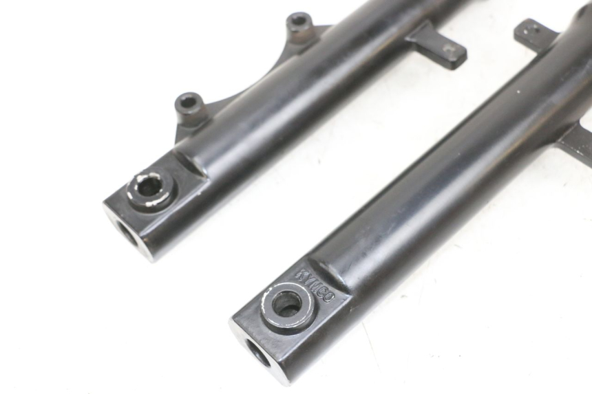 photo de FOURREAU FOURCHE KYMCO AGILITY 16+ 4T 50 (2018 - 2023) - Vue d’ensemble