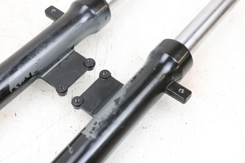 photo de FOURREAU FOURCHE KYMCO AGILITY 4T 50 (2018 - 2022) - Gros plan technique