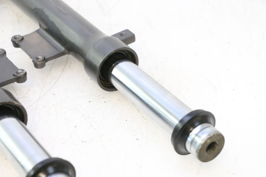 photo de Fork tube KYMCO AGILITY 4T 50 (2005 - 2018) - Vue d’ensemble