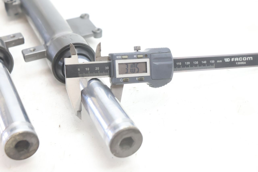 photo de Fork tube KYMCO AGILITY 4T 50 (2005 - 2018) - Inspection visuelle