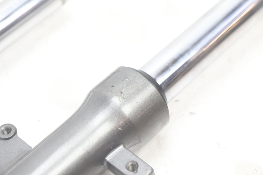 photo de Fork tube KYMCO AGILITY 4T 50 (2005 - 2018) - Vue d’ensemble