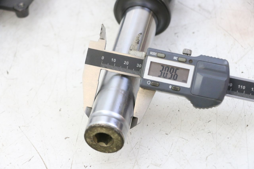 photo de FOURREAU FOURCHE KYMCO AGILITY NAKED RENOUVO 2T 50 (2011 - 2018)