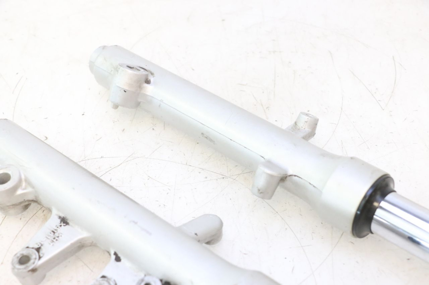 photo de FOURREAU FOURCHE SUZUKI BURGMAN 125 (2007 - 2014) - Vue rapprochée