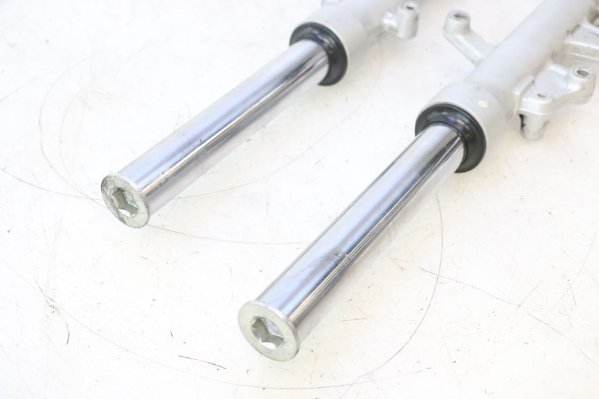 photo de FOURREAU FOURCHE SUZUKI BURGMAN 125 (2007 - 2014) - Points de fixation