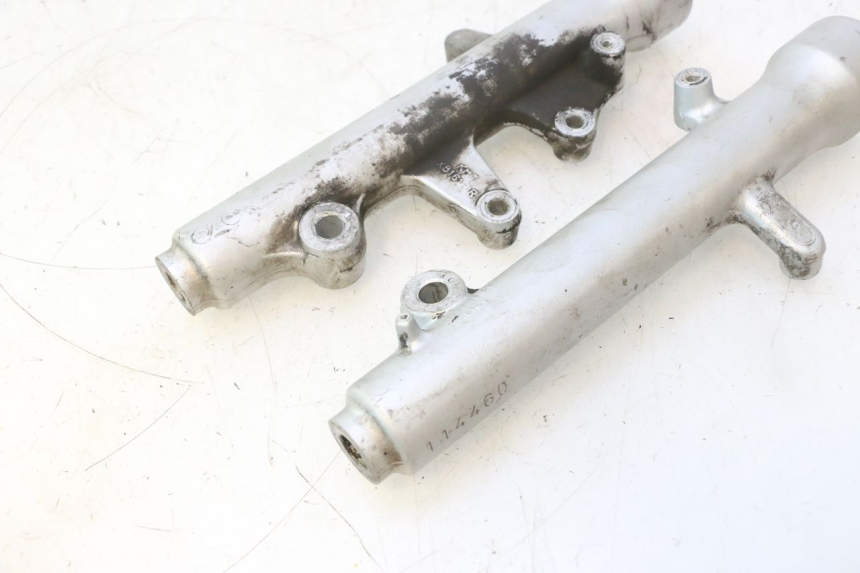 photo de FOURREAU FOURCHE SUZUKI BURGMAN 125 (2007 - 2014) - Gros plan technique