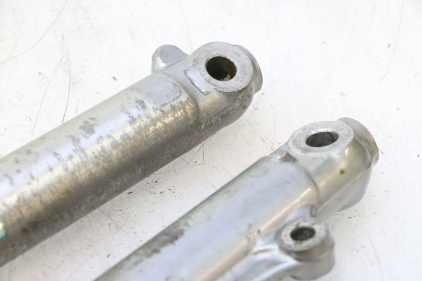 photo de FOURREAU FOURCHE HONDA CB TWO FIFTY 250 (1991 - 2002) - Points de fixation