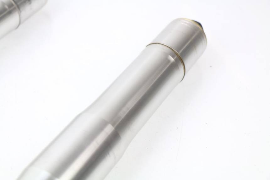 photo de FOURREAU FOURCHE HONDA CBR RR FIREBLADE 1000 (2006 - 2007) - Focus structure