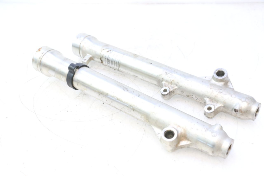 photo de FOURREAU FOURCHE SUZUKI DR S 600 (1985 - 1989) - Autre angle de vue