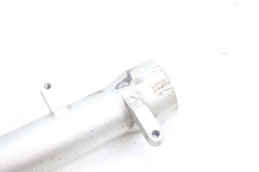 photo de FOURREAU FOURCHE DROIT PEUGEOT SATELIS 125 (2006 - 2009) - Points de fixation