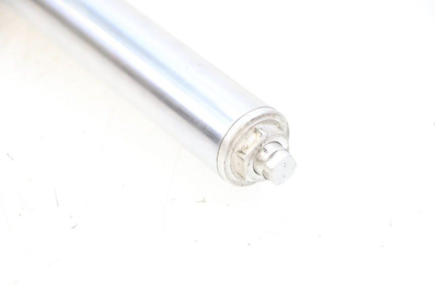 photo de FOURREAU FOURCHE DROIT YAMAHA TTR 125 (2000 - 2020) - Points de fixation