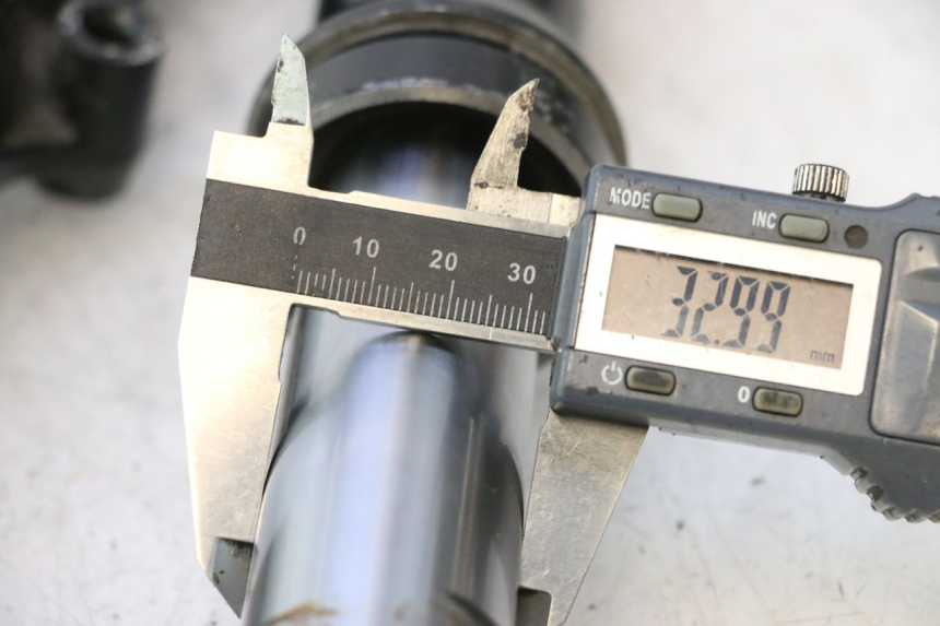 photo de FOURREAU FOURCHE SYM FIDDLE 3 III 50 (2014 - 2020) - Détail de la pièce