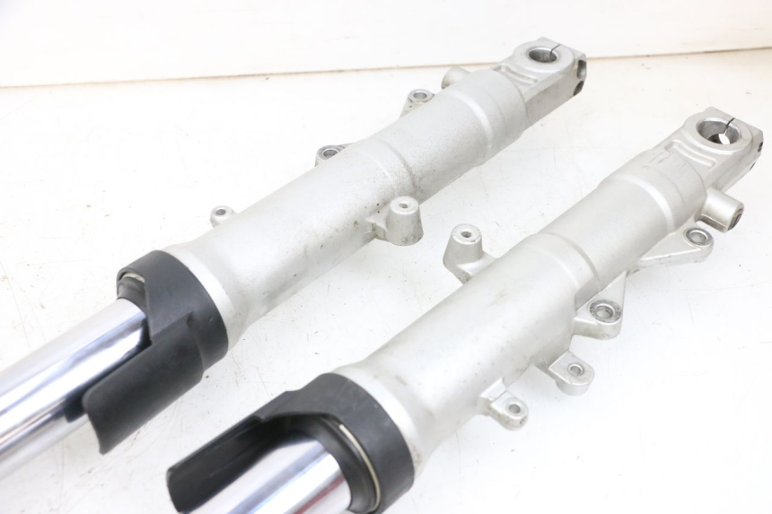 photo de FOURREAU FOURCHE YAMAHA FJR ABS 1300 (2006 - 2012) - Autre angle de vue