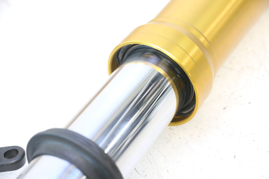 photo de FOURREAU FOURCHE YAMAHA FZ8 800 (2010 - 2016) - Gros plan technique