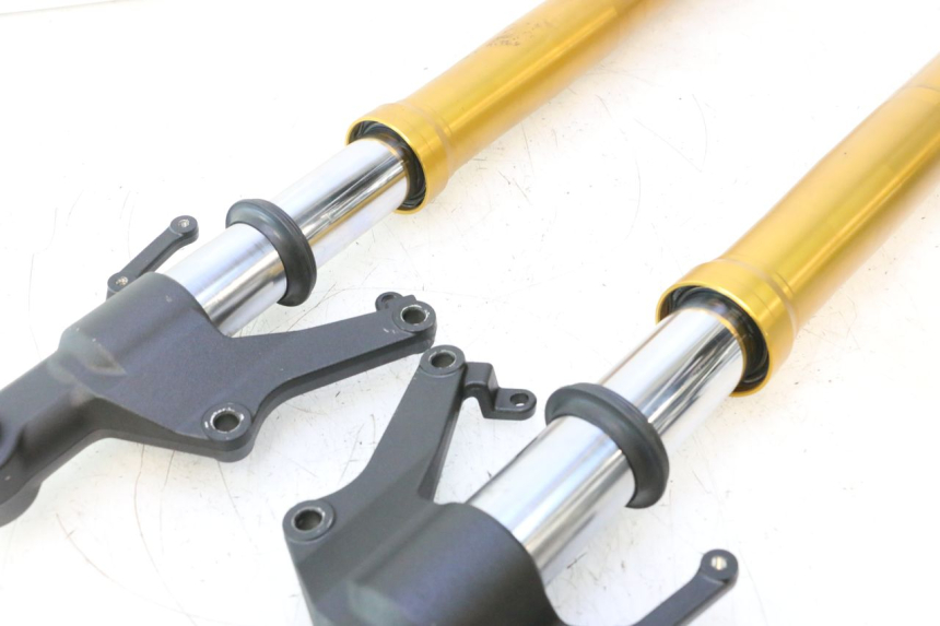 photo de FOURREAU FOURCHE YAMAHA FZ8 800 (2010 - 2016) - Points de fixation