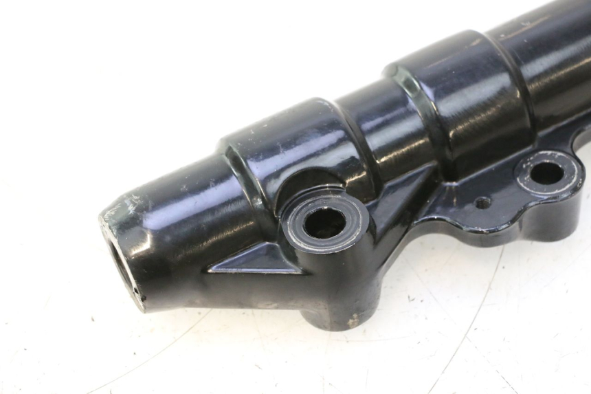photo de FOURREAU FOURCHE GAUCHE YAMAHA BW'S BWS 125 (2010 - 2013) - Zoom composants
