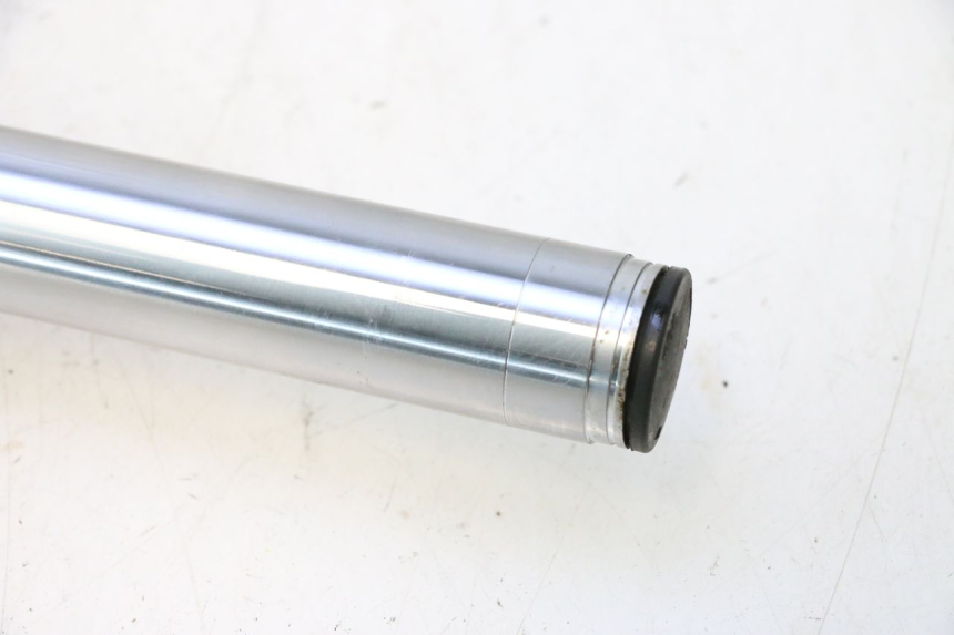 photo de FOURREAU FOURCHE GAUCHE YAMAHA BW'S BWS 125 (2010 - 2013) - Autre angle de vue