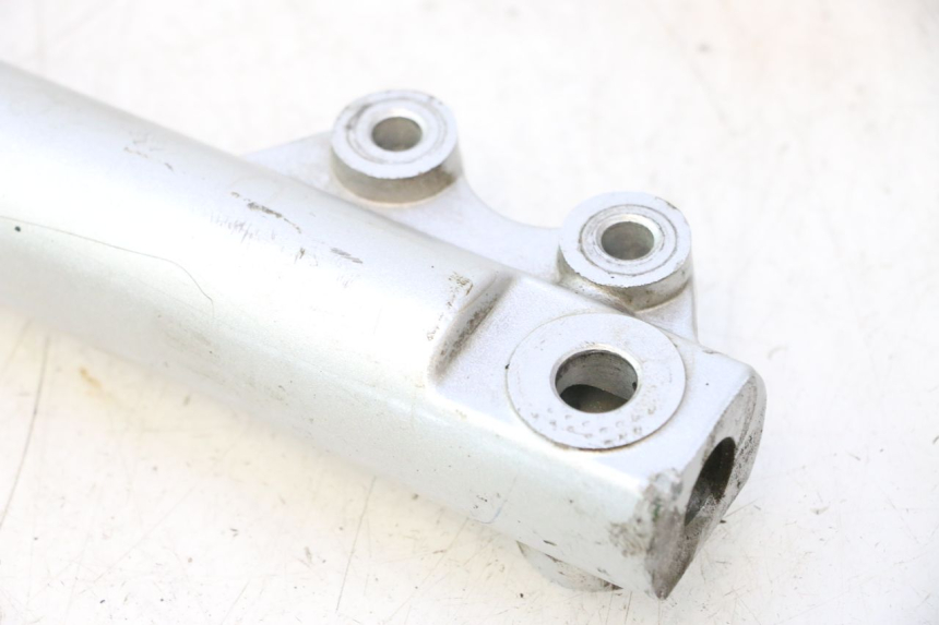 photo de FOURREAU FOURCHE GAUCHE PEUGEOT KISBEE 4T 50 (2018 - 2022) - Détails caractéristiques
