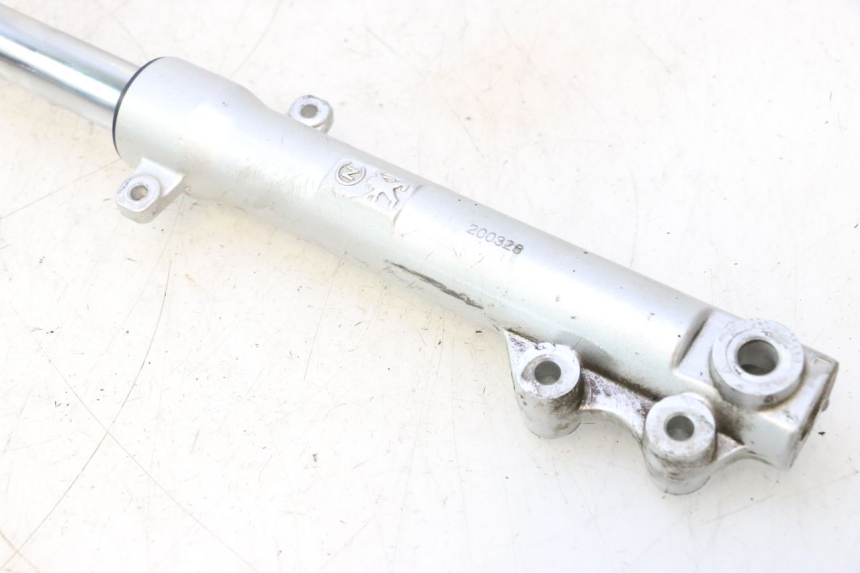 photo de FOURREAU FOURCHE GAUCHE PEUGEOT KISBEE 4T 50 (2018 - 2022) - Vue d’ensemble