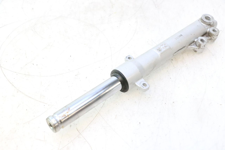 photo de FOURREAU FOURCHE GAUCHE PEUGEOT KISBEE 4T 50 (2018 - 2022) - État de surface