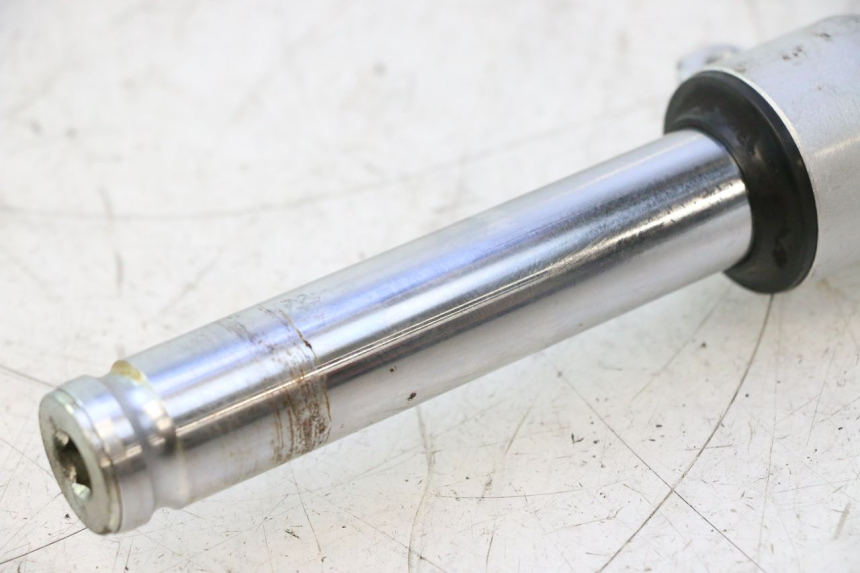 photo de FOURREAU FOURCHE GAUCHE PEUGEOT KISBEE 4T 50 (2018 - 2022) - Marquages et références