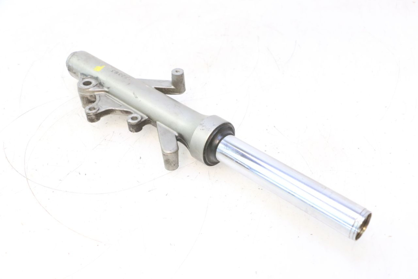 photo de FOURREAU FOURCHE GAUCHE YAMAHA YP MAJESTY 125 (1998 - 2001) - Détail de la pièce
