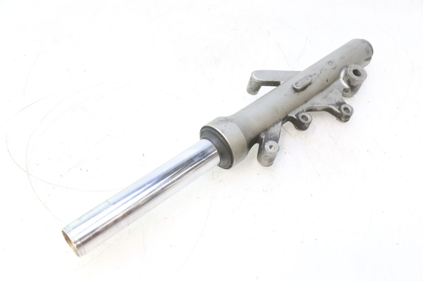 photo de FOURREAU FOURCHE GAUCHE YAMAHA YP MAJESTY 125 (1998 - 2001) - Gros plan technique