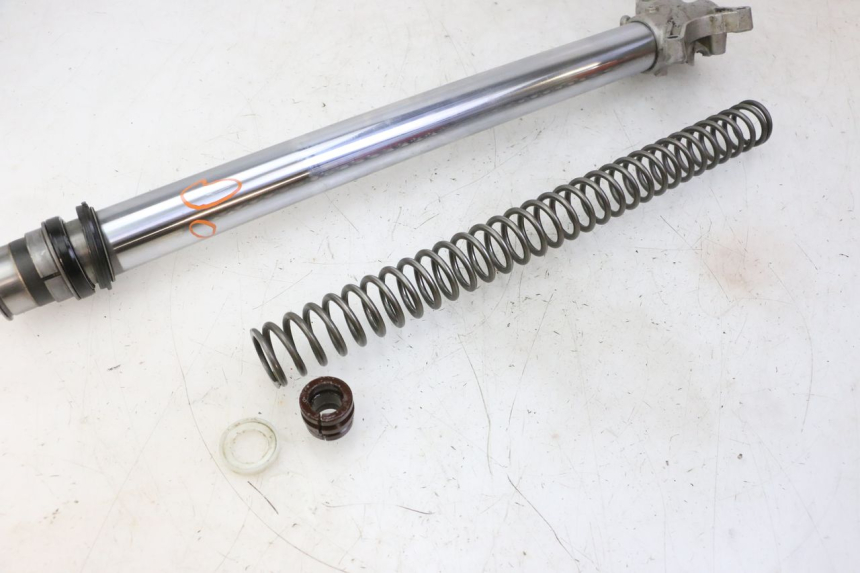 photo de FOURREAU FOURCHE GAUCHE YAMAHA YZ 125 (1998 - 2005)