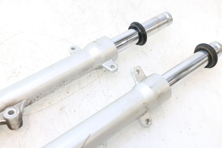photo de FOURREAU FOURCHE PEUGEOT KISBEE 2T 50 (2010 - 2017) - Autre angle de vue
