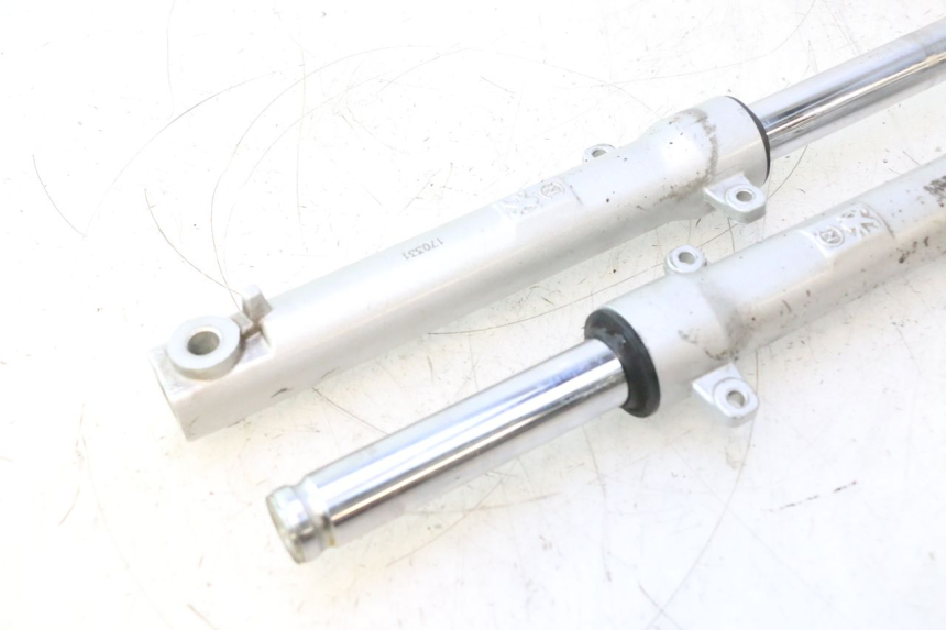 photo de FOURREAU FOURCHE PEUGEOT KISBEE 2T 50 (2010 - 2017) - État de surface