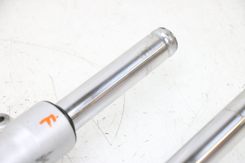 photo de FOURREAU FOURCHE PEUGEOT KISBEE 4T 50 (2018 - 2022) - Points de fixation